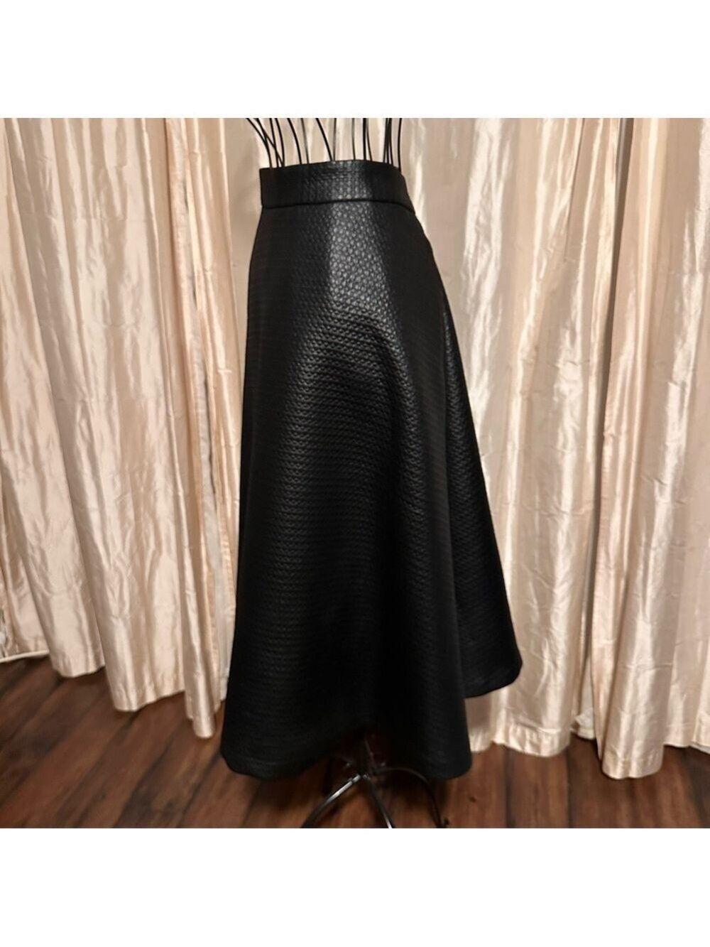Banana Republic Black Textured Circle Skirt - Picture 3 of 6